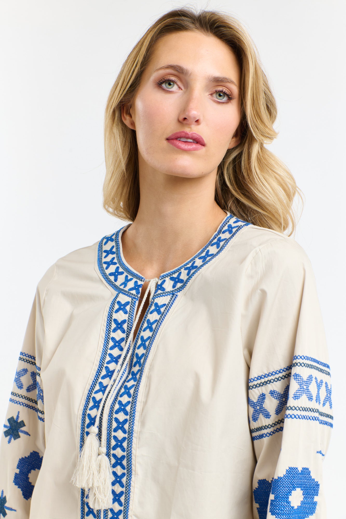 Daisy Cross Shirt - Beige
