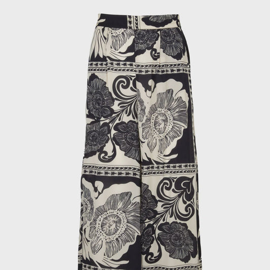 KICK PLEAT PANT