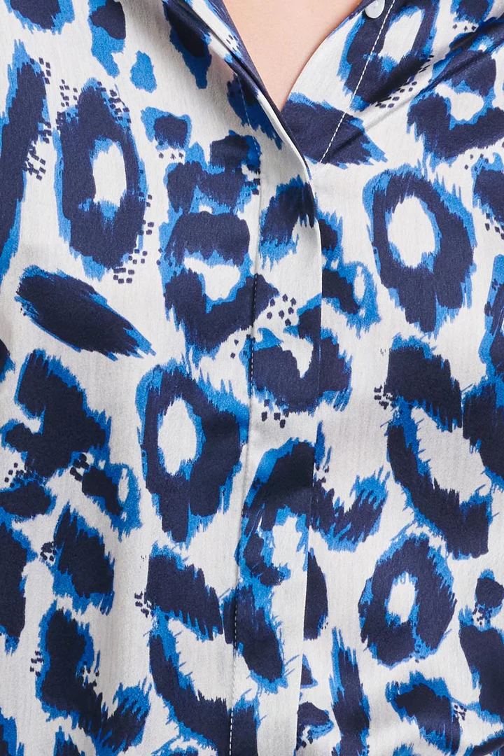 Celia Classic Shirt / Blue Leopard