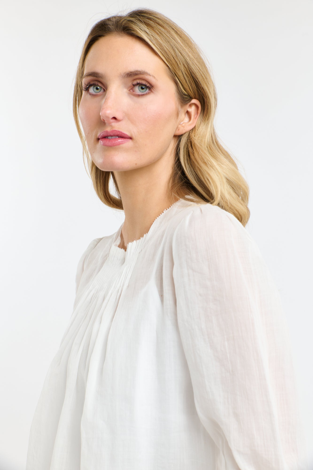 Ariel Pintuck Top - White
