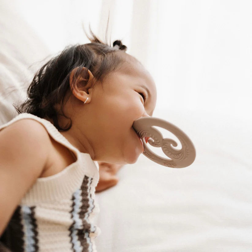 Koru Teether