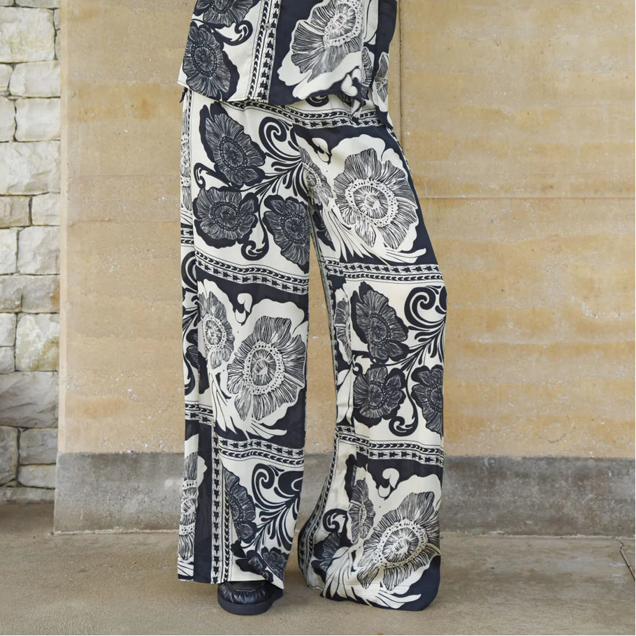 KICK PLEAT PANT