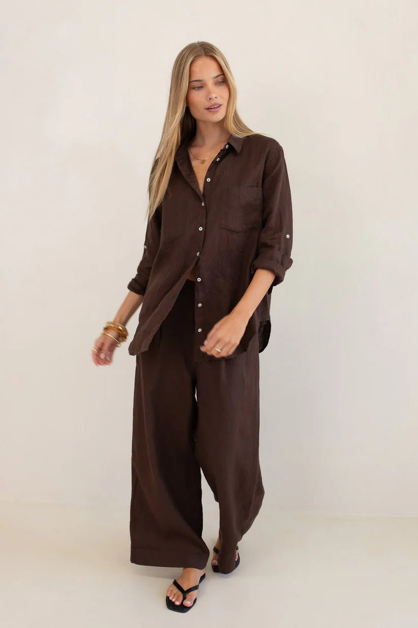The Boyfriend Linen Shirt - Hot Chocolate