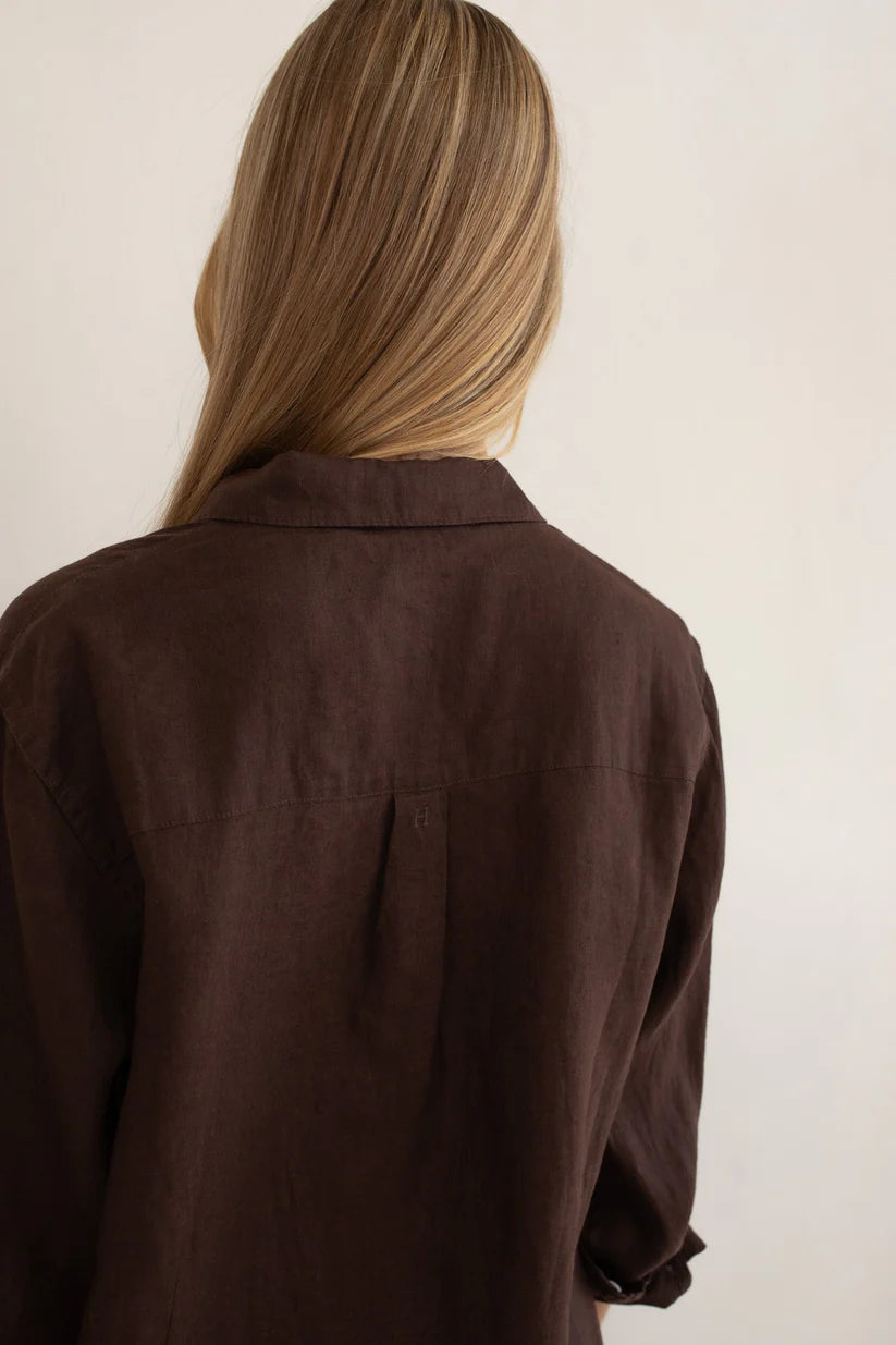 The Boyfriend Linen Shirt - Hot Chocolate