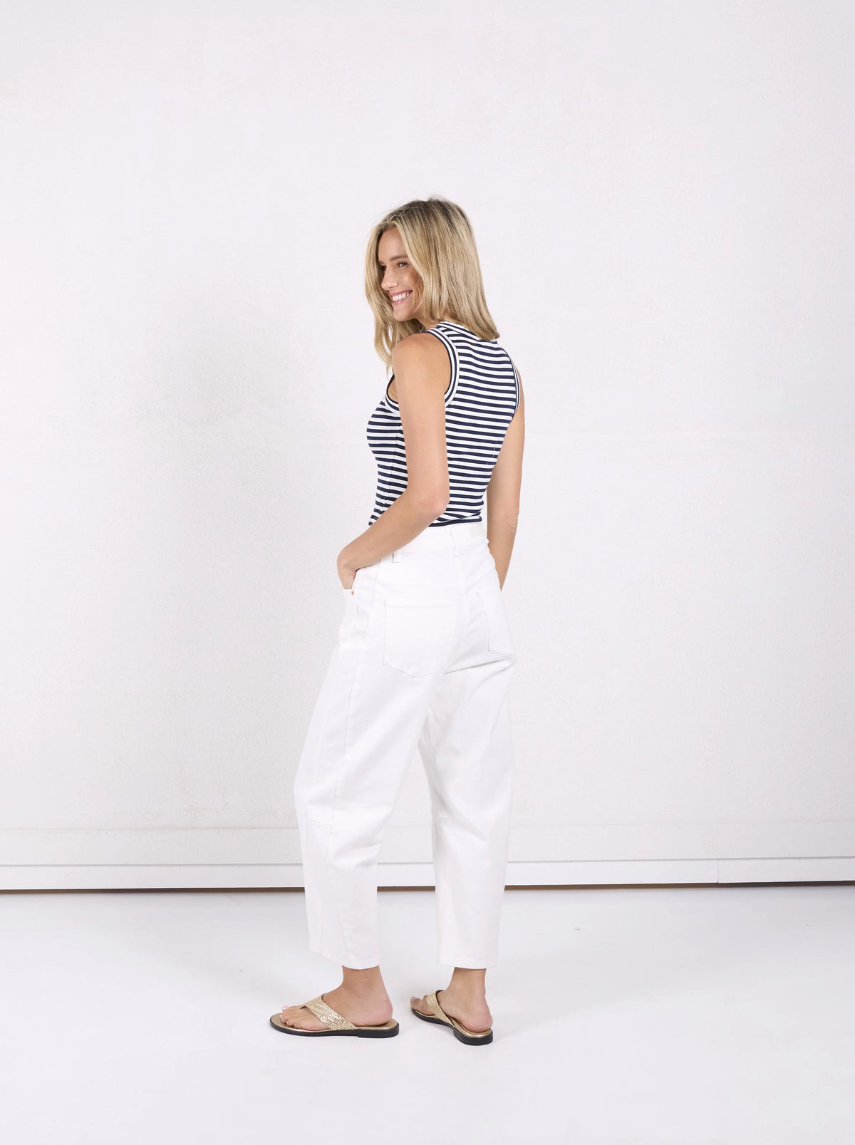 Toni Barrel Jeans - White