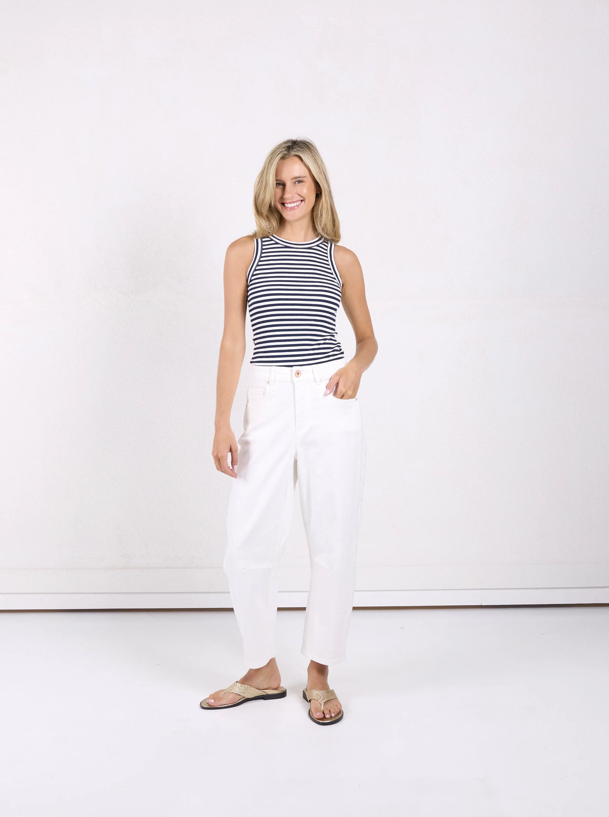 Toni Barrel Jeans - White