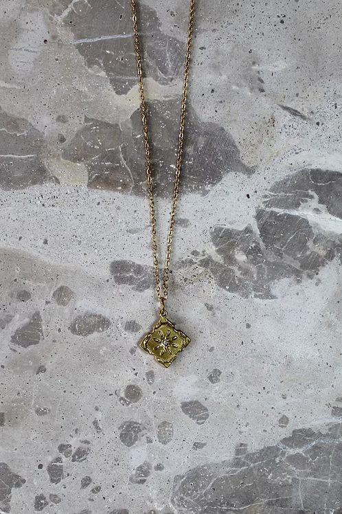 Elle Pressed Star Pendant