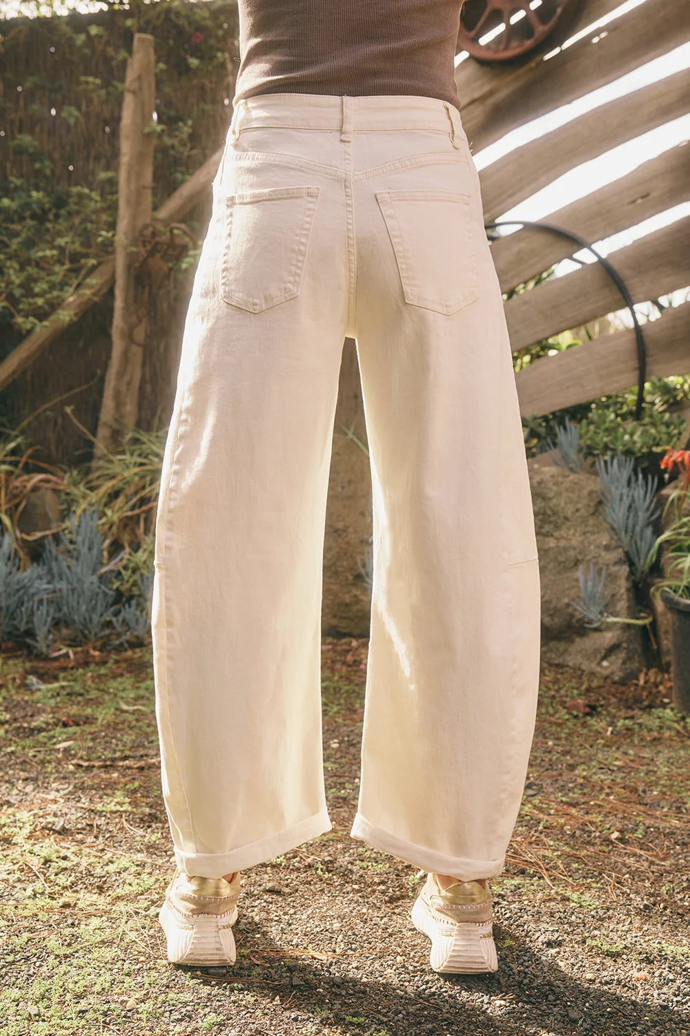 IDAHO Barrel Coloured Jeans